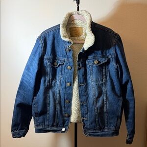 Rue21 Men's Blue Denim Jacket with Cream Sherpa Collar